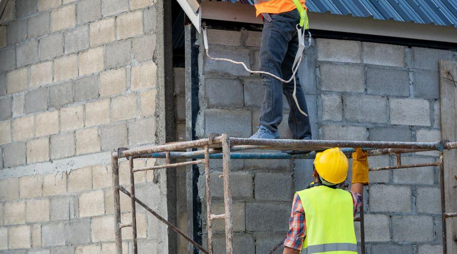 Professional gutter cleaning in Antigo, WI